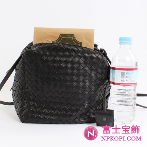 Bottega Veneta/ボッテガ・ヴェネタ  ラムスキン ショルダーバッグ ブラック 255693V00168175 